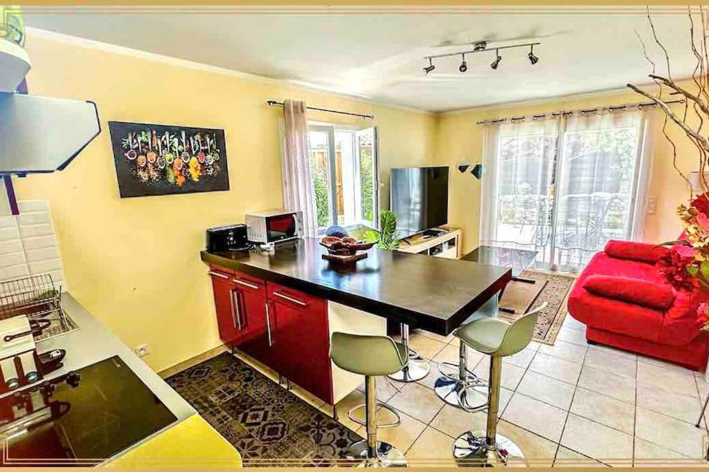 Holiday home Independent Garden Pool &